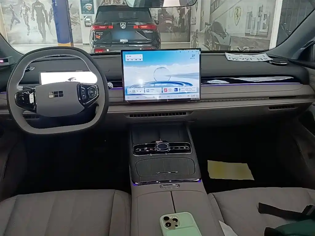 Geely Galaxy Galaxy Xingyao 8 2025 130km EM-i Premium Edition фото 10