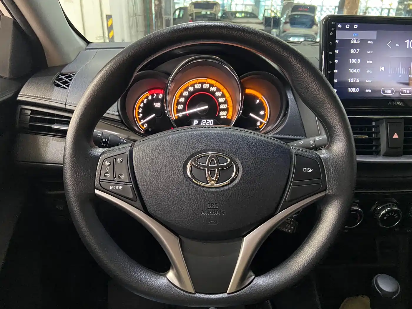 Toyota YARiS L Zhi Xuan 2022 Zhi Xuan X 1.5L CVT Luxury PLUS Edition фото 17
