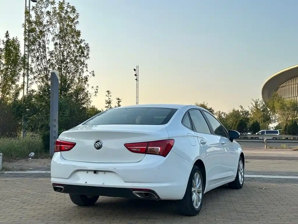 صورة 4 - Buick Verano