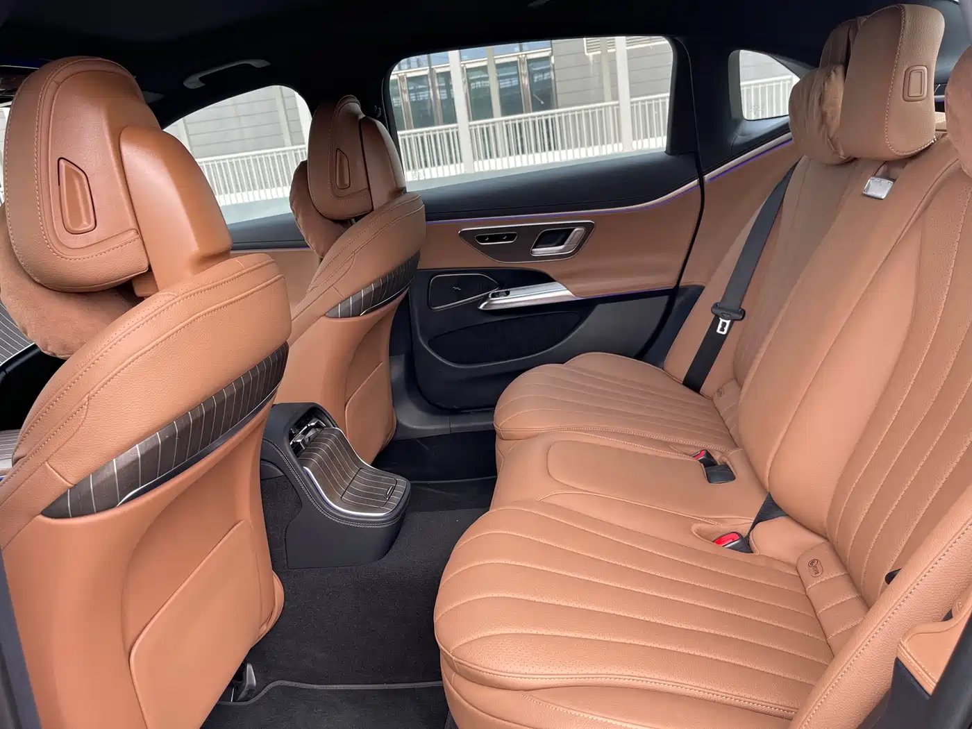 Mercedes-Benz E-Class 2024 E 300 L Fashion фото 7