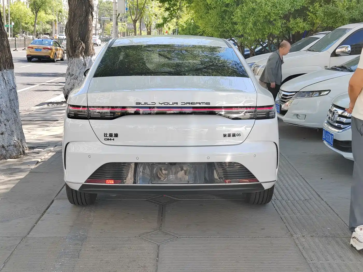 BYD Destroyer 05 2024 Glory Edition DM-i 55KM Luxury фото 4