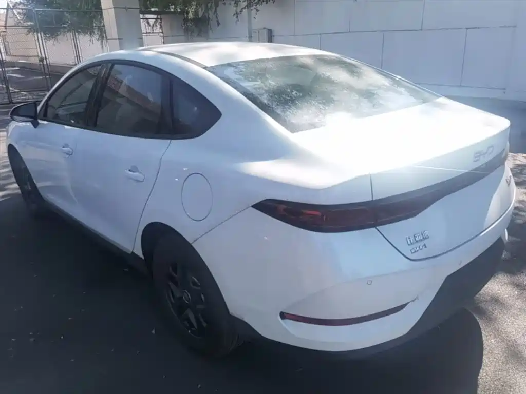 BYD Qin PLUS 2026 DM-i Smart Edition 128KM Progressive фото 5