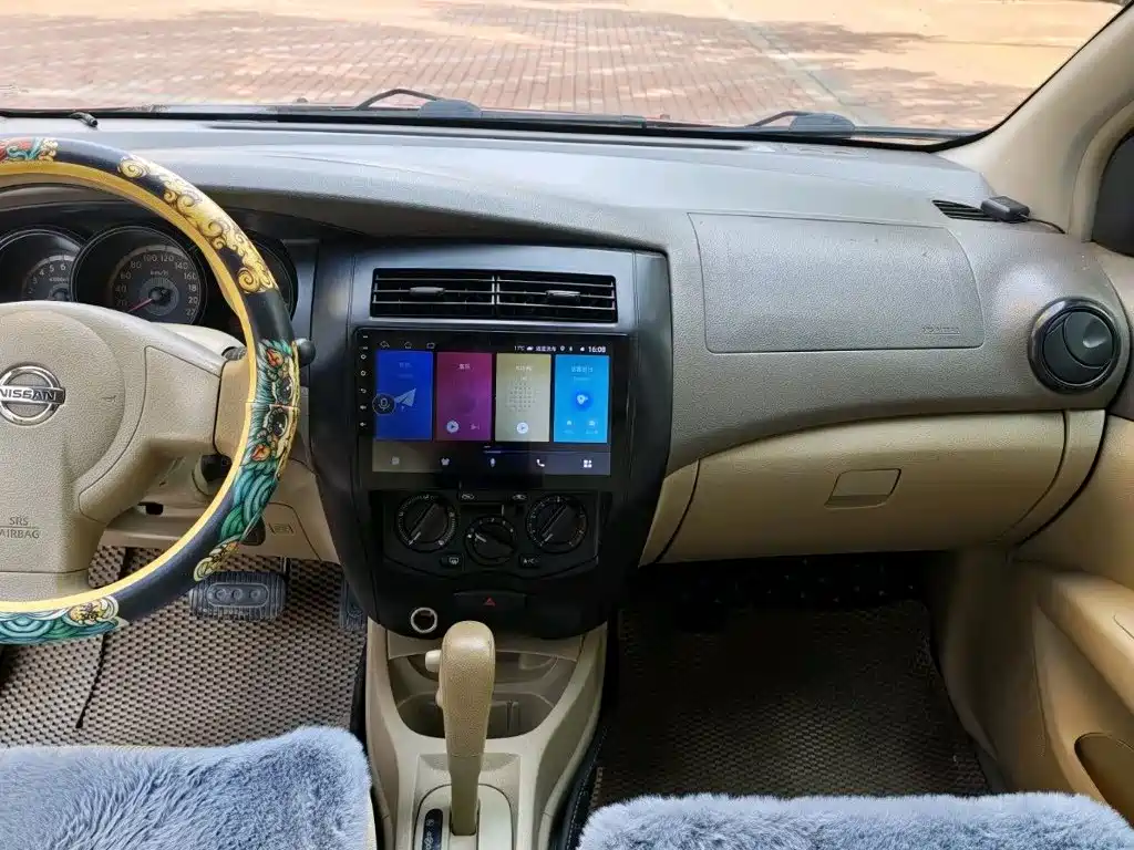 Nissan Livina 2010 2010 Model Sharp Edition 1.6L Automatic Standard Type
