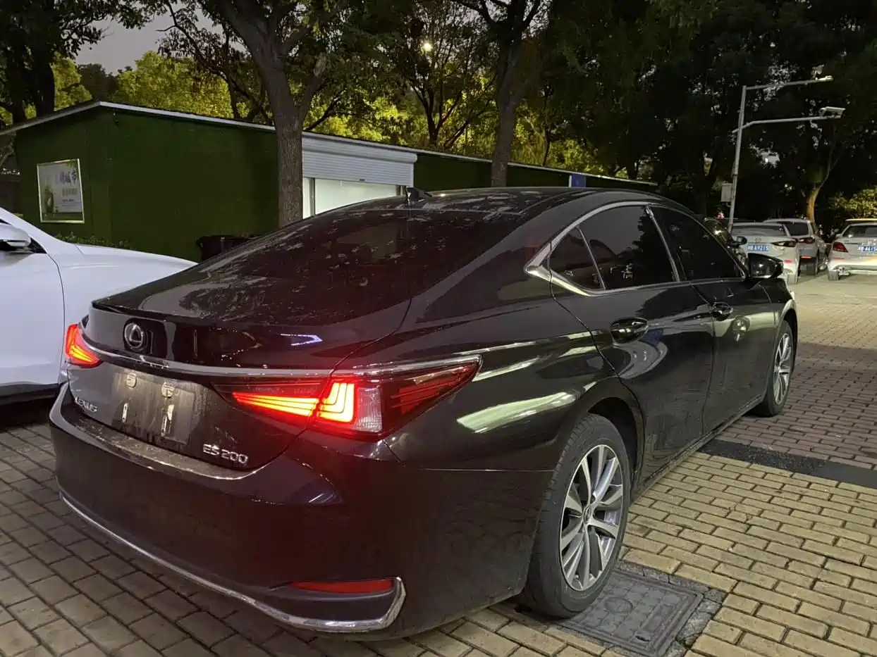 Lexus ES 2020 200 Excellence фото 15