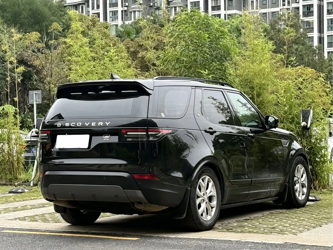 Land Rover Discovery 2017 3.0 SC V6 SE фото 6