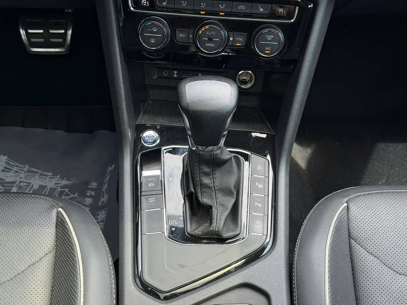 Volkswagen Tiguan L 2019 330TSI Automatic 2WD R-Line Flagship Edition China VI фото 19