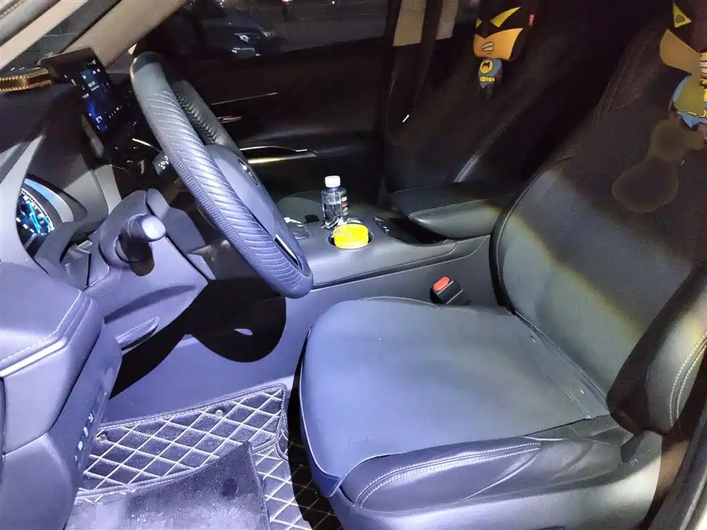 Toyota Lingfang HARRIER 2022 Hybrid 2.5L CVT 4WD Premium Edition фото 8