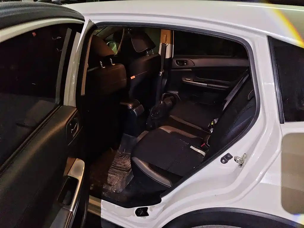 Subaru XV 2016 Model 2.0i Comfort Navigation Edition фото 14