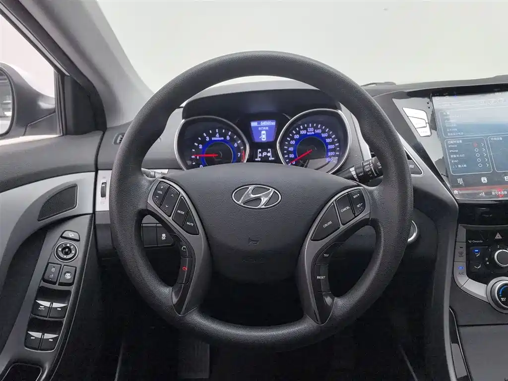 Hyundai Langdong 2016 1.6L Automatic Premium Edition фото 11