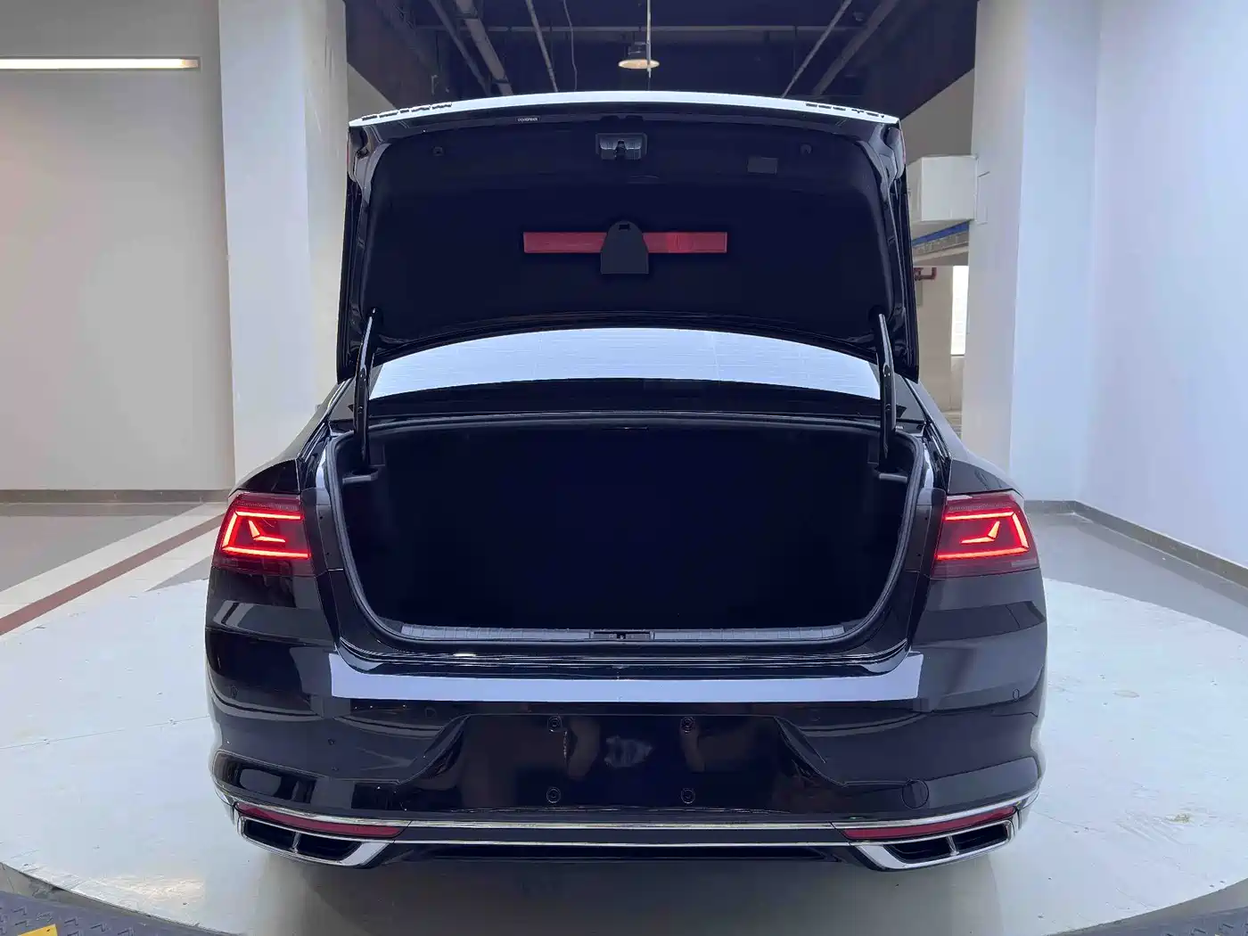 Volkswagen Magotan 2023 2 Million Units Commemorative Edition 280TSI DSG Comfort фото 18