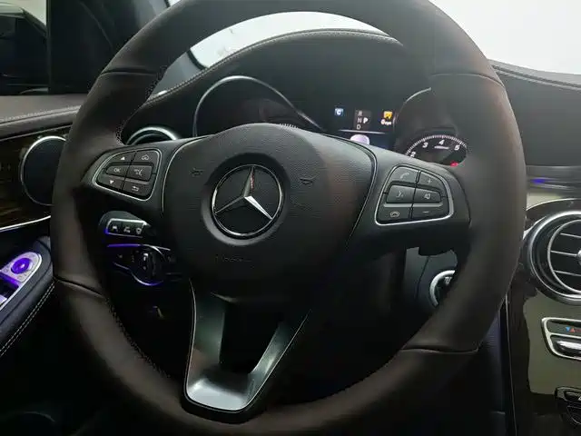 Mercedes-Benz GLC 2018 GLC 260 4MATIC Luxury фото 11