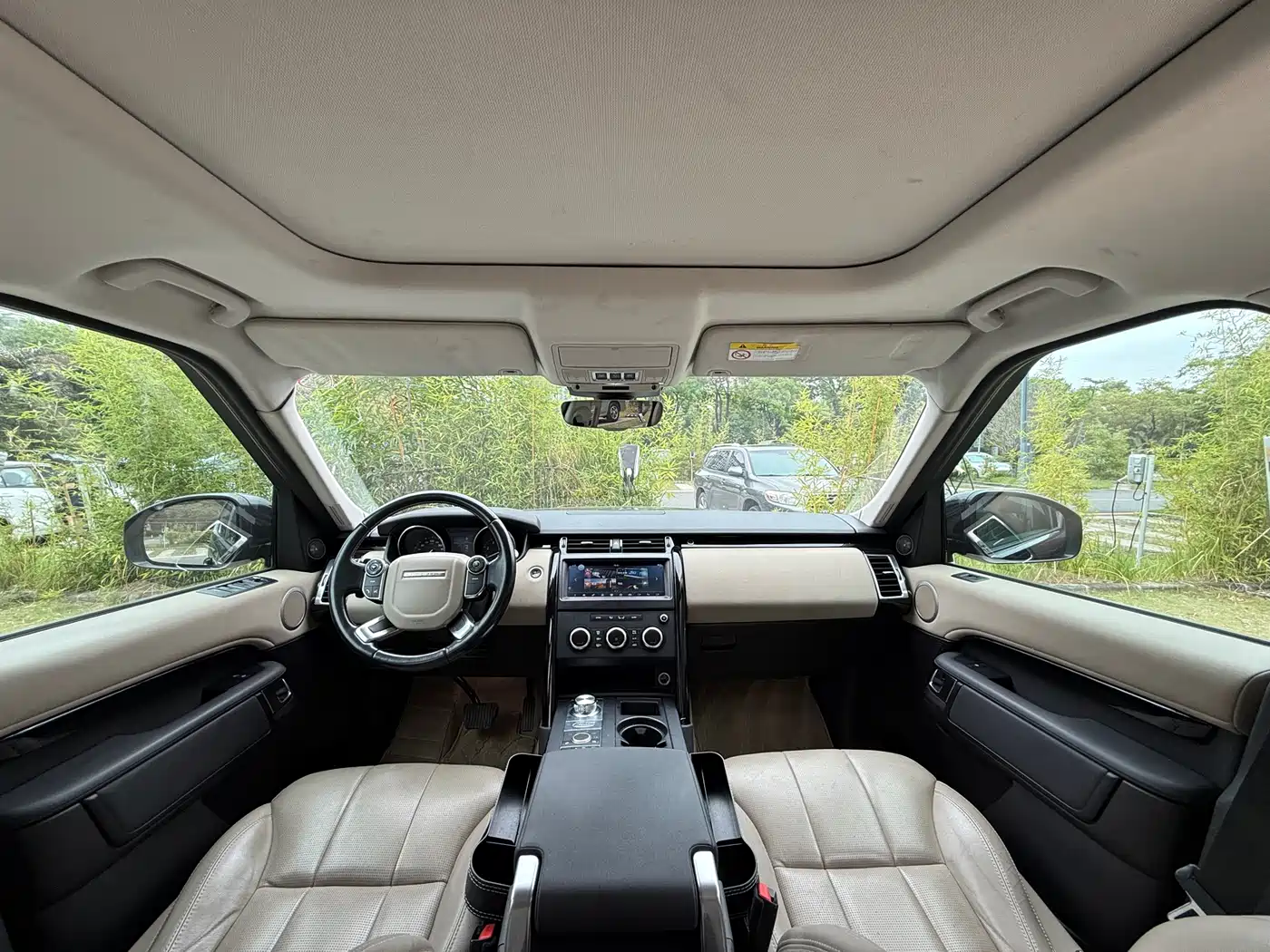 Land Rover Discovery 2017 3.0 SC V6 SE фото 16