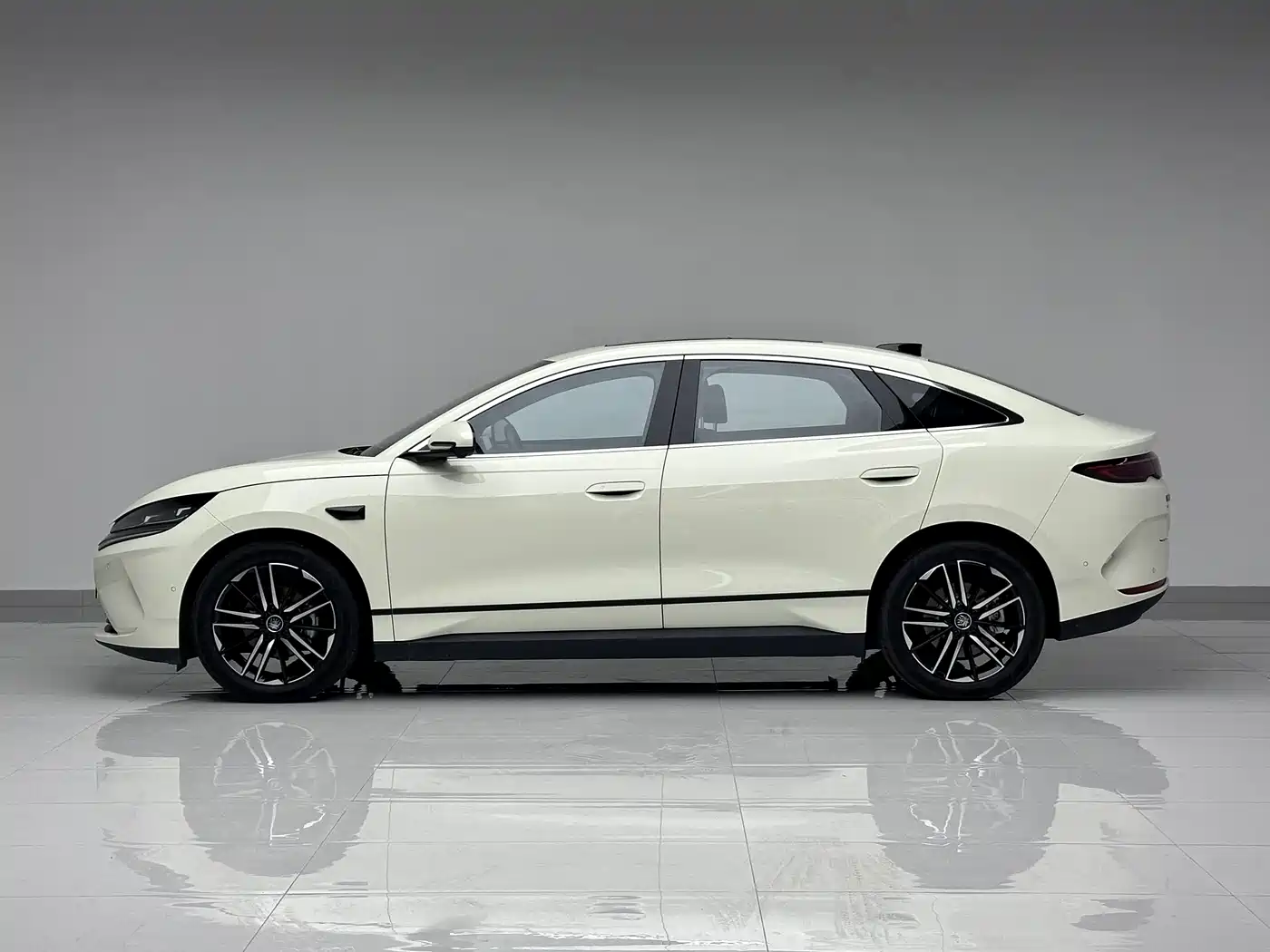 BYD Qin L 2025 Model EV 545KM Excellence Edition фото 19