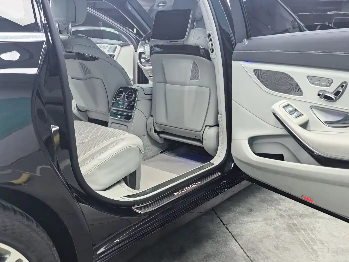 Mercedes-Benz Maybach S-Class 2016 S 400 4MATIC фото 9