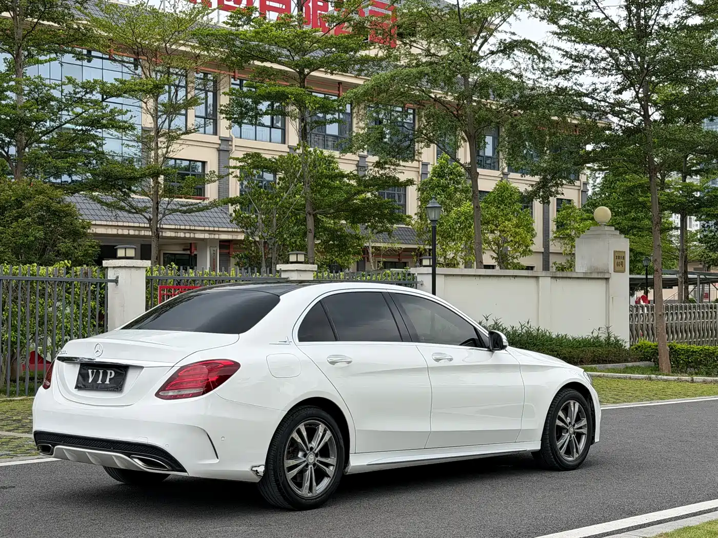Mercedes-Benz C-Class 2016 C 200 L Sport фото 36