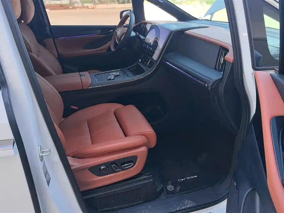 GAC Trumpchi Trumpchi Xiangwang M8 2025 Model QianKun Series Ultra First Class фото 8