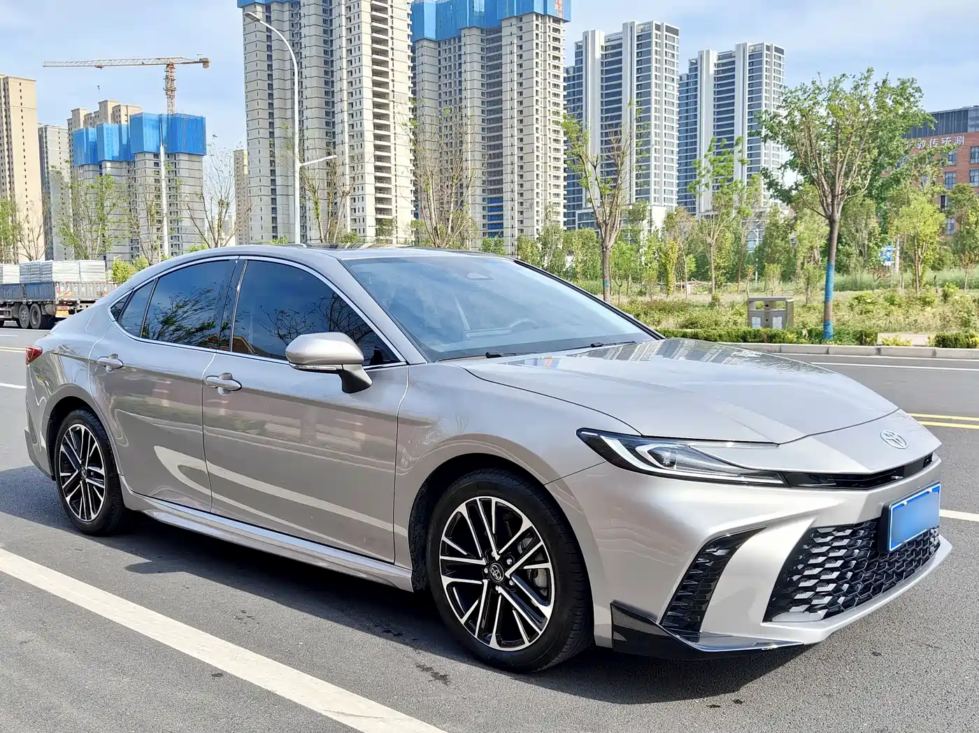 Toyota Camry 2026 Hybrid 2.0HSE Sport Lite Edition фото 3