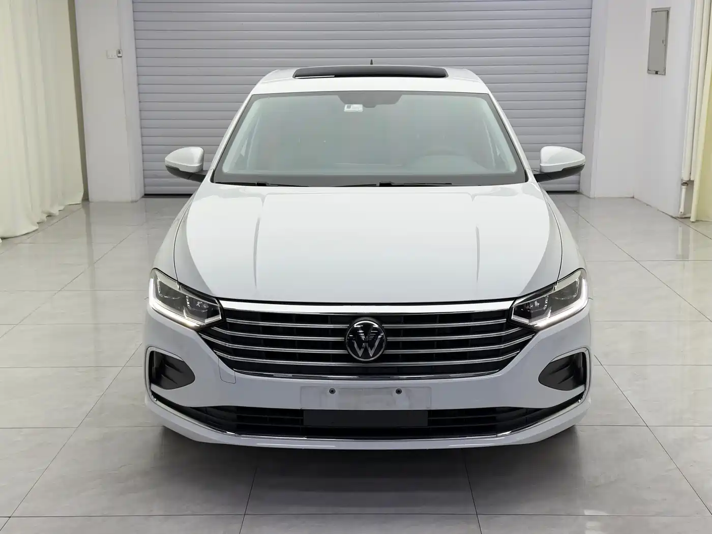 Volkswagen Lavida 2023 1.5L Auto Luxury Edition фото 2