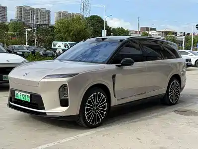 NIO ES8
