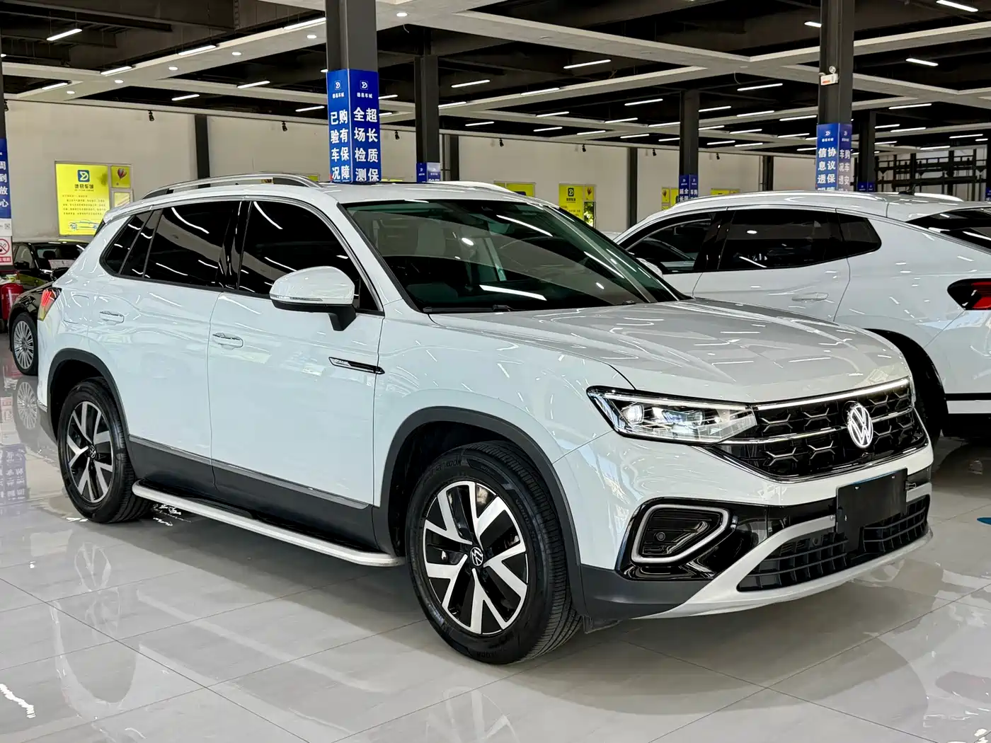 Volkswagen Tayron 2023 280TSI 2WD Luxury Plus Advanced Edition фото 3