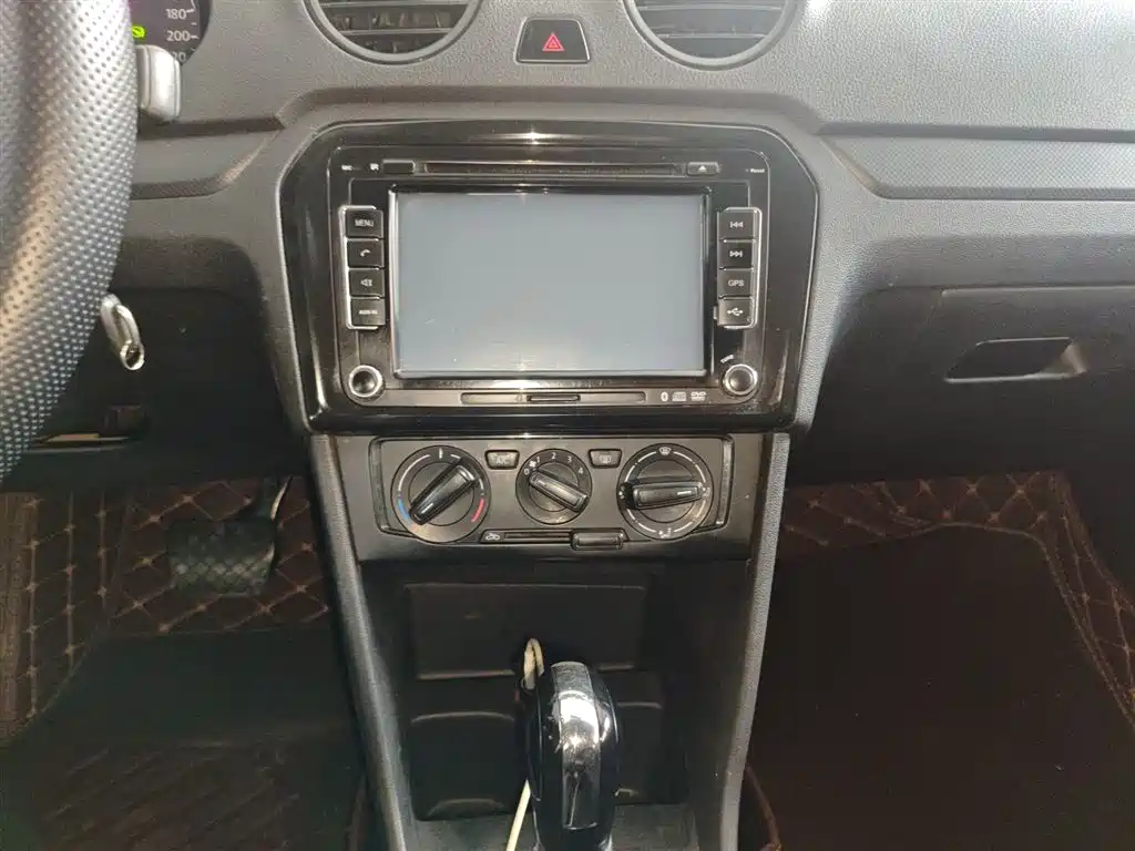 Volkswagen Jetta 2013 1.6L Automatic Fashion фото 13
