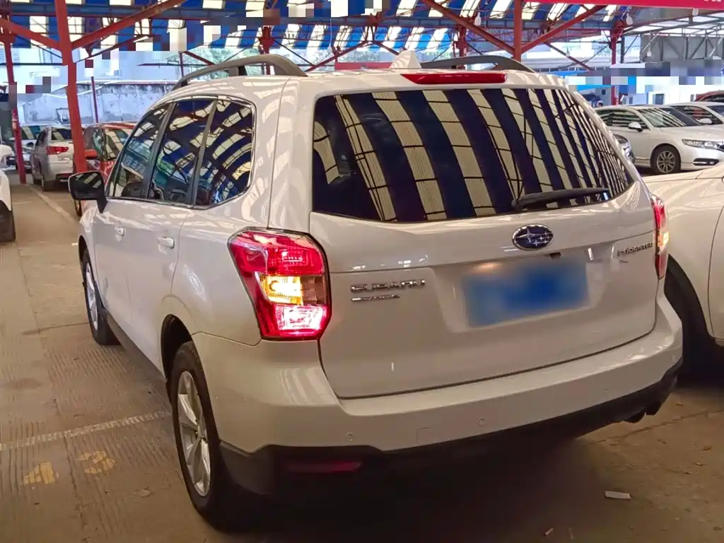 Subaru Forester 2014 2.0i Automatic Luxury Edition фото 5