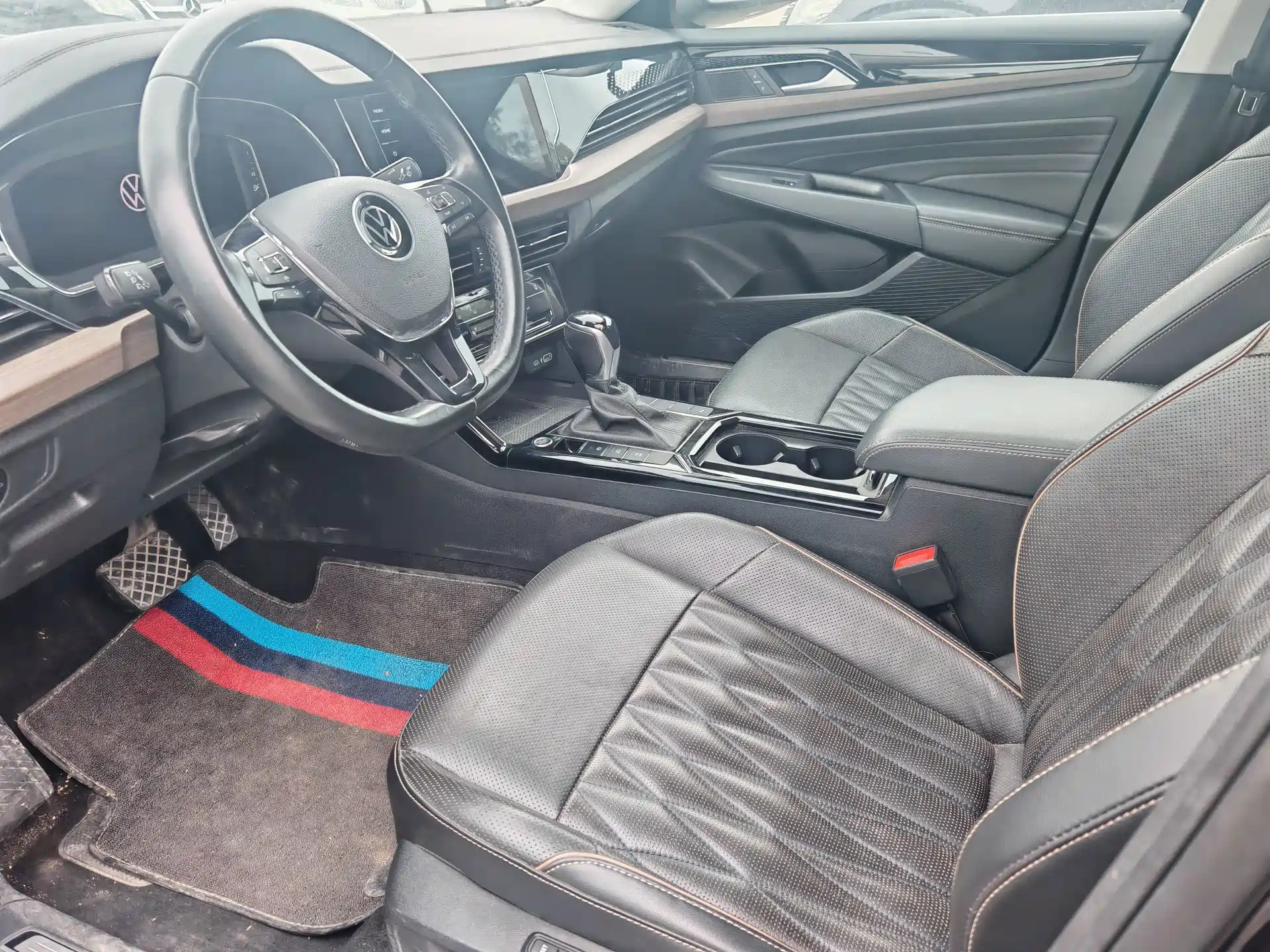 Photo 4 - Volkswagen Passat