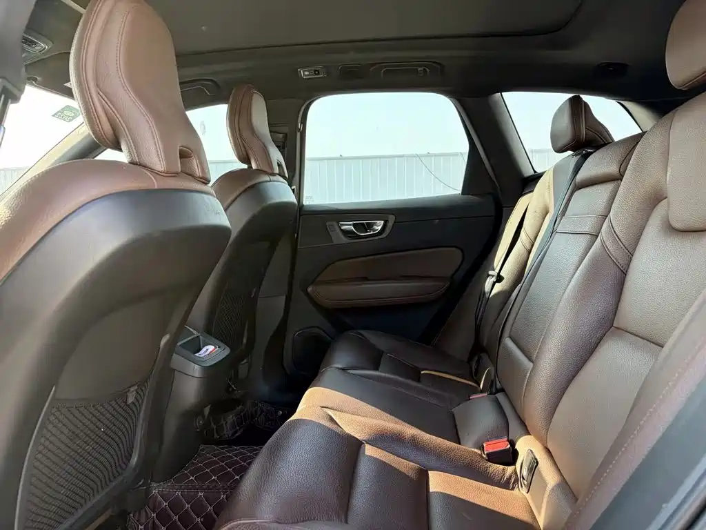Photo 12 - Volvo XC60
