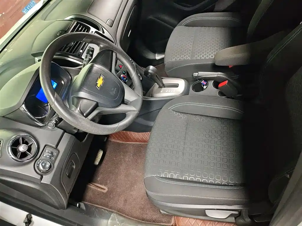 Chevrolet Trax 2016 1.4T Automatic 2WD Comfort Sunroof Edition фото 16