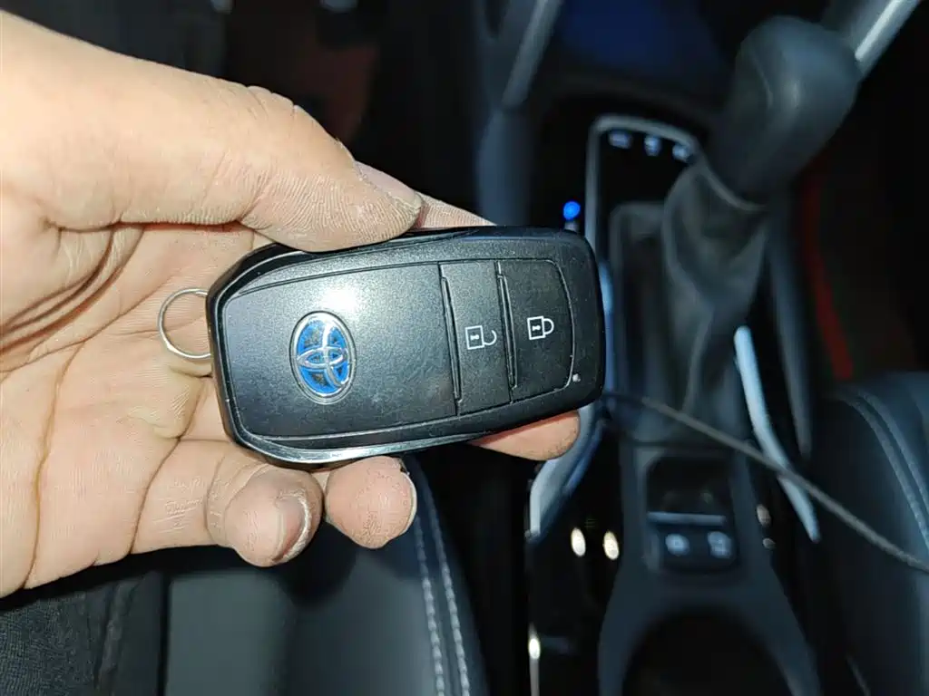 Toyota Frontlander 2023 2.0L Smart Hybrid Dual Engine Luxury Edition фото 9