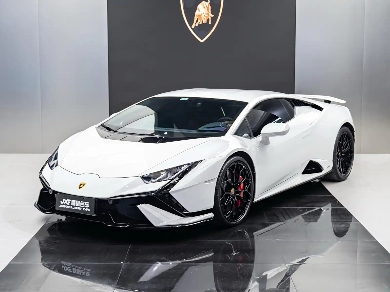 Фото 1 - Lamborghini Huracán