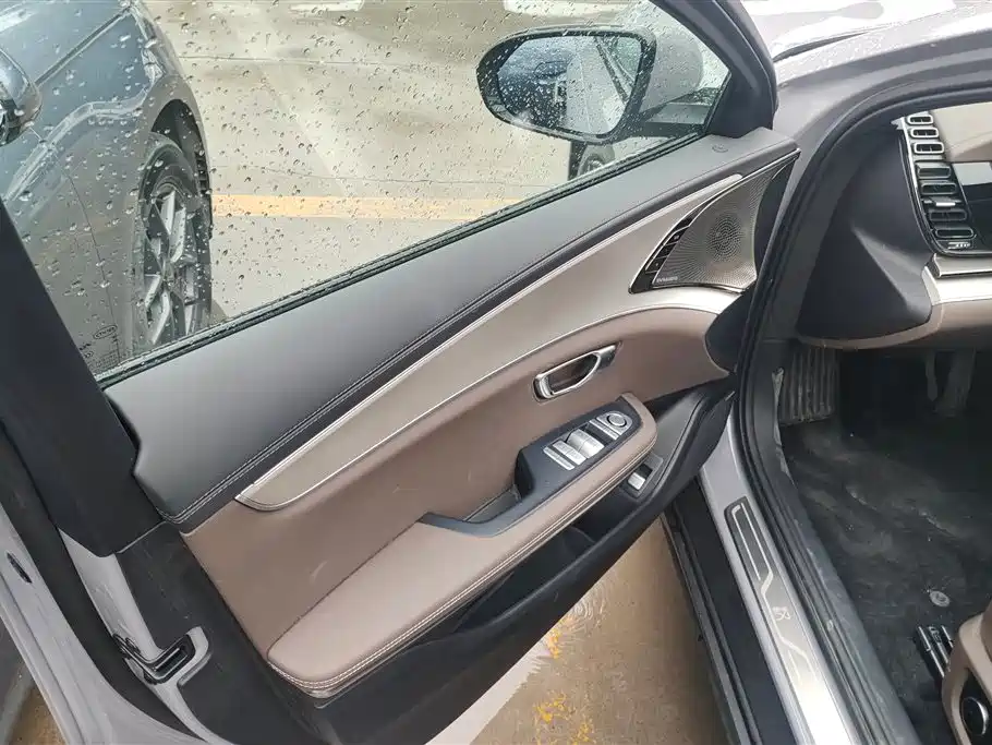 BYD Han 2025 DM-i Smart Driving Edition 125KM Honor фото 7