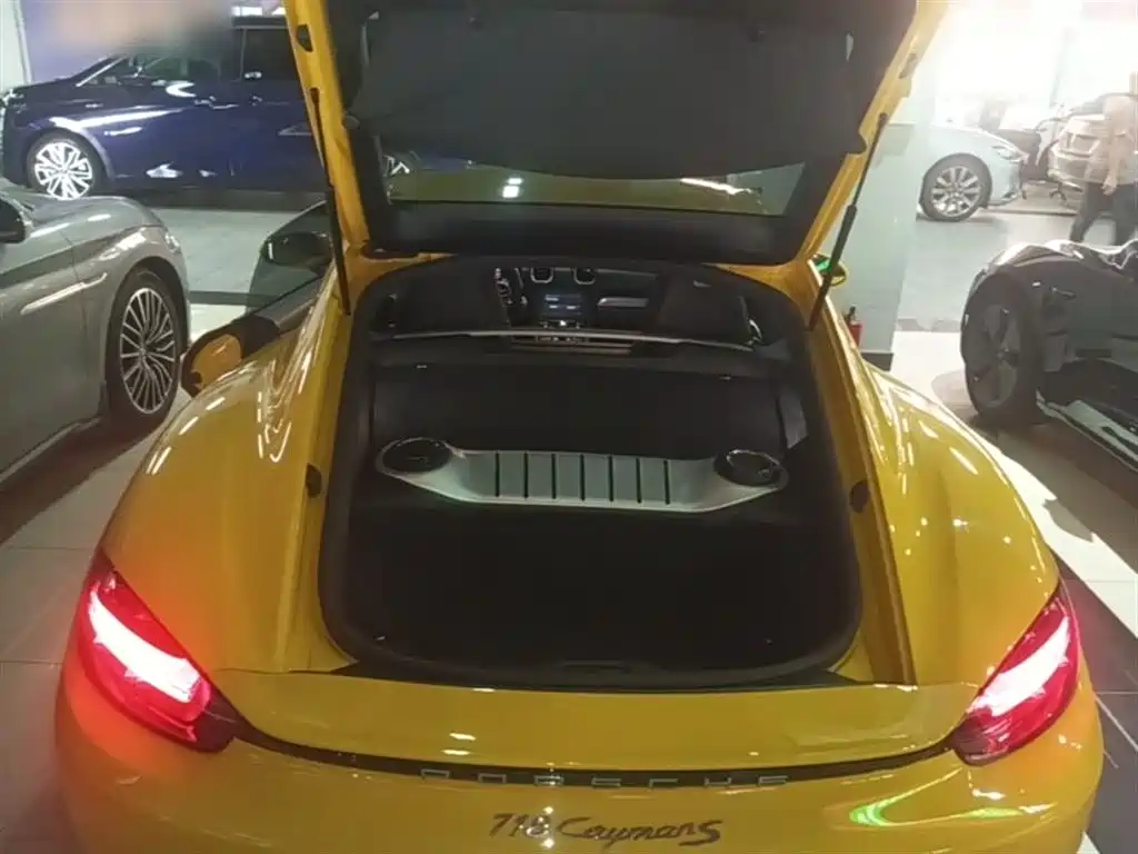 Porsche 718 2018 Cayman 2.0T фото 19