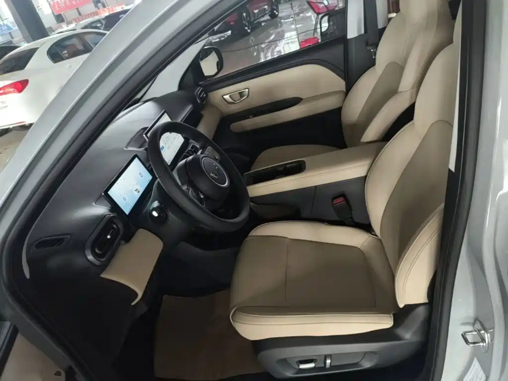 Wuling Motors Wuling Binguo PLUS 2024 2024 Model 330km 5-Seater