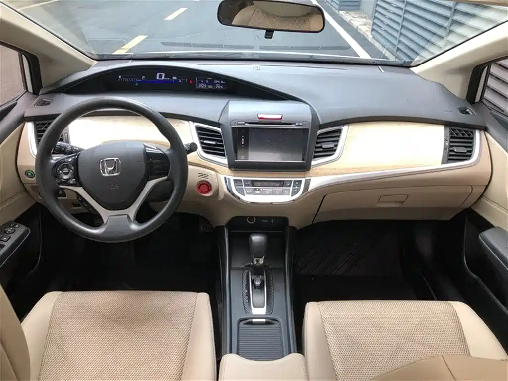 Honda Jade 2014 1.8L Automatic Comfort Elite 5-seater фото 6