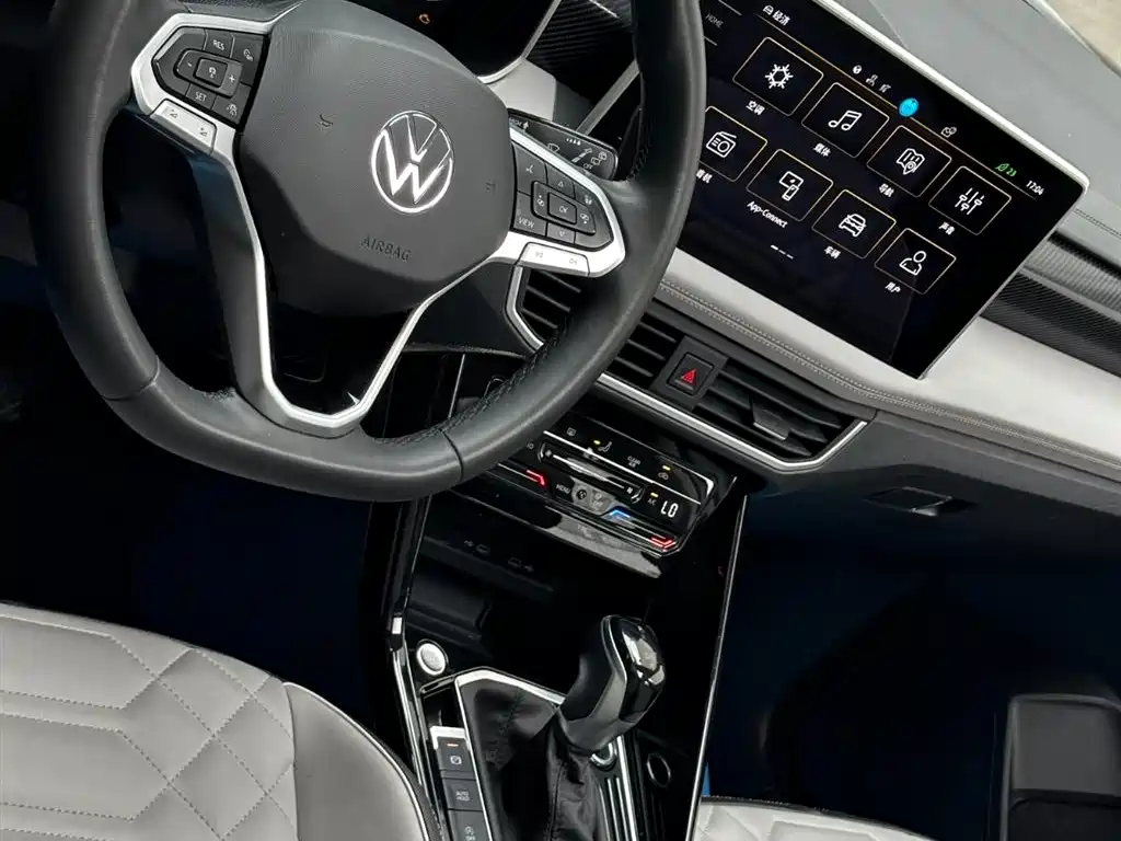 Volkswagen Tayron 2023 300TSI 2WD Luxury Plus Advanced Edition фото 22
