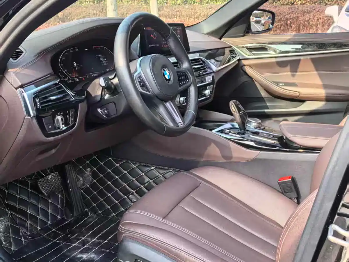 BMW 5 Series 2020 525Li M Sport Package фото 4