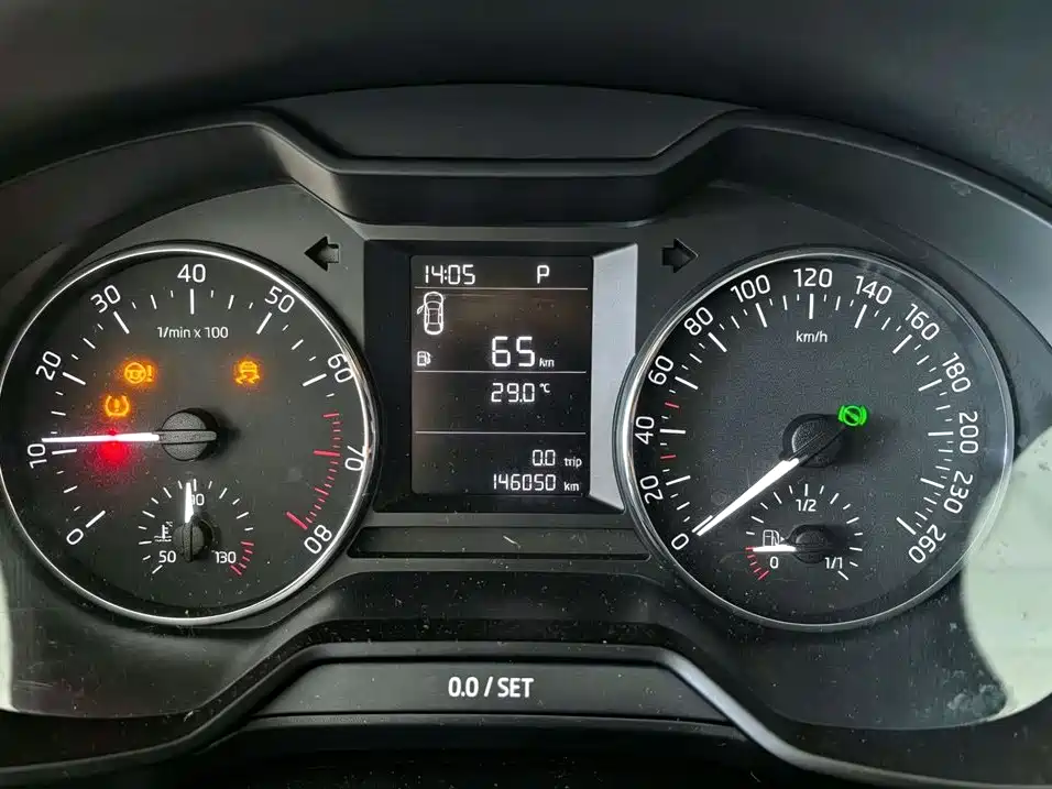 Škoda Octavia 2017 1.6L Automatic Pioneer Edition фото 12