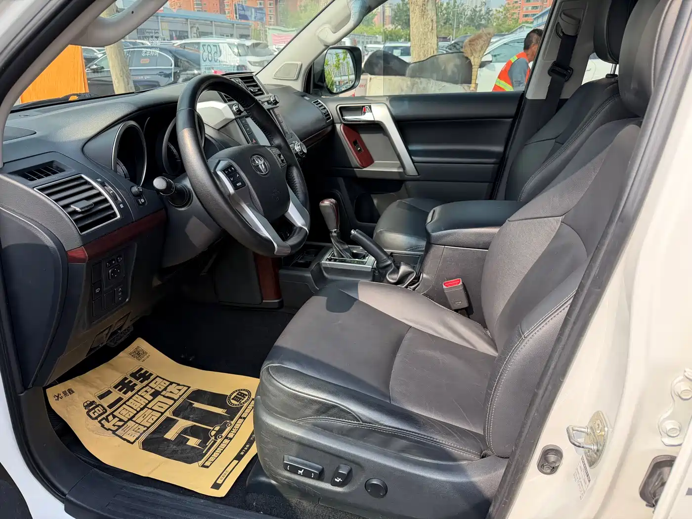 Toyota Prado 2014 4.0L Automatic TX-L NAVI фото 2
