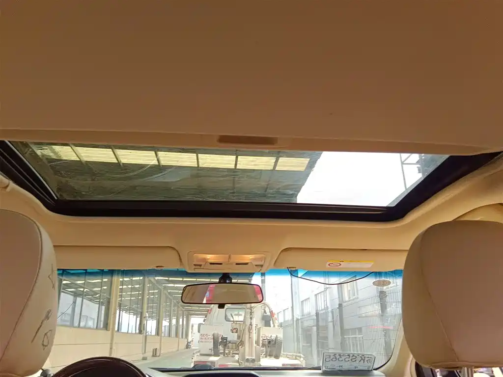 Toyota Camry 2015 2.0G Leading Edition фото 18
