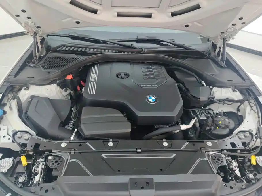 Photo 10 - BMW 3 Series