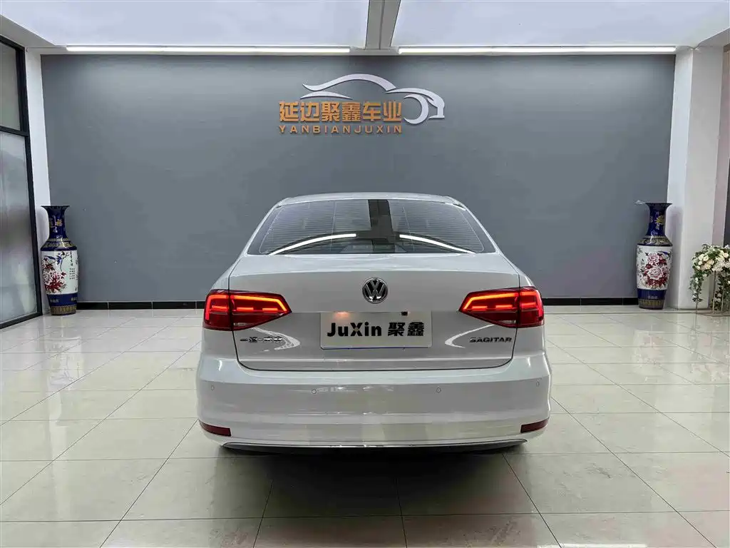 Volkswagen Sagitar 2018 1.6L Automatic Comfort фото 5
