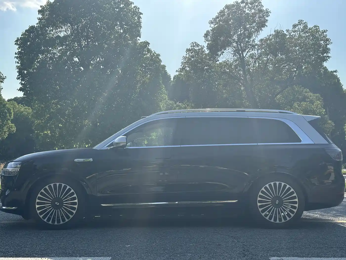 AITO Wenjie AITO M9 2025 Extended Range Ultra 52kWh 6-Seater фото 4
