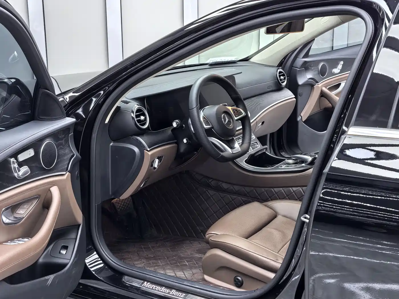 Mercedes-Benz E-Class 2016 E 200 L Sport Type фото 7