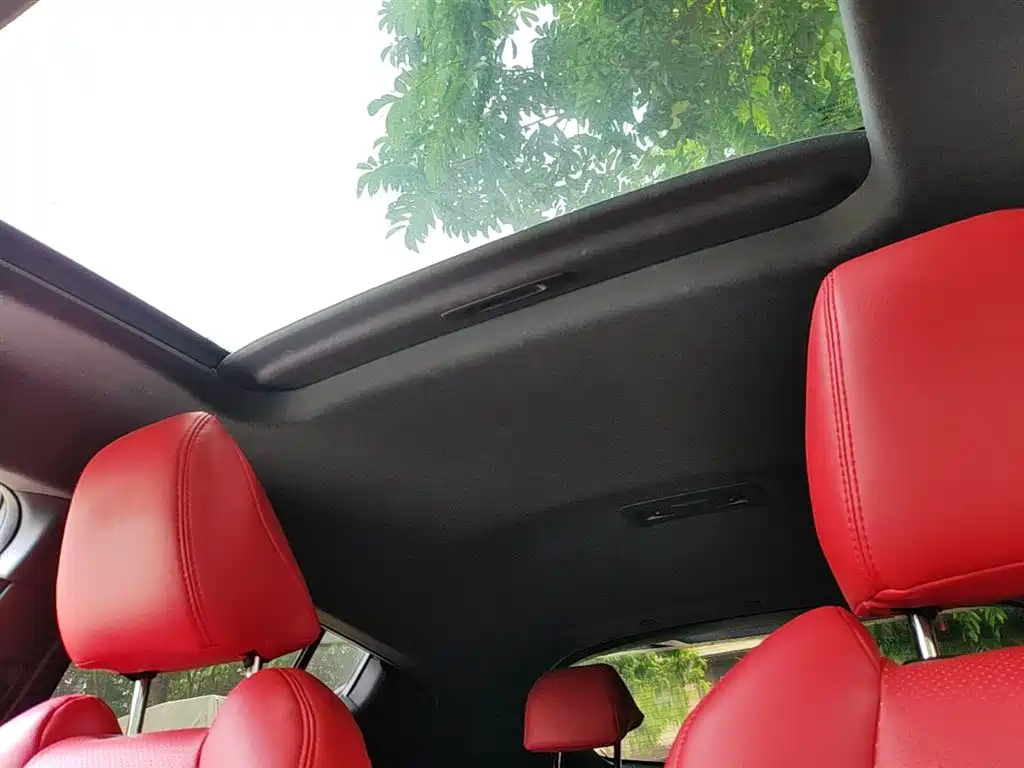 Toyota C-HR 2018 2.0L Luxury Sunroof Edition China VI фото 18