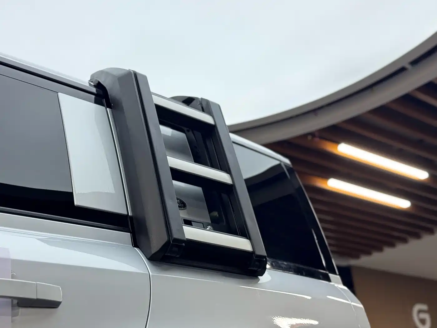 Land Rover Defender 2021 110 P400 X-DYNAMIC HSE фото 24