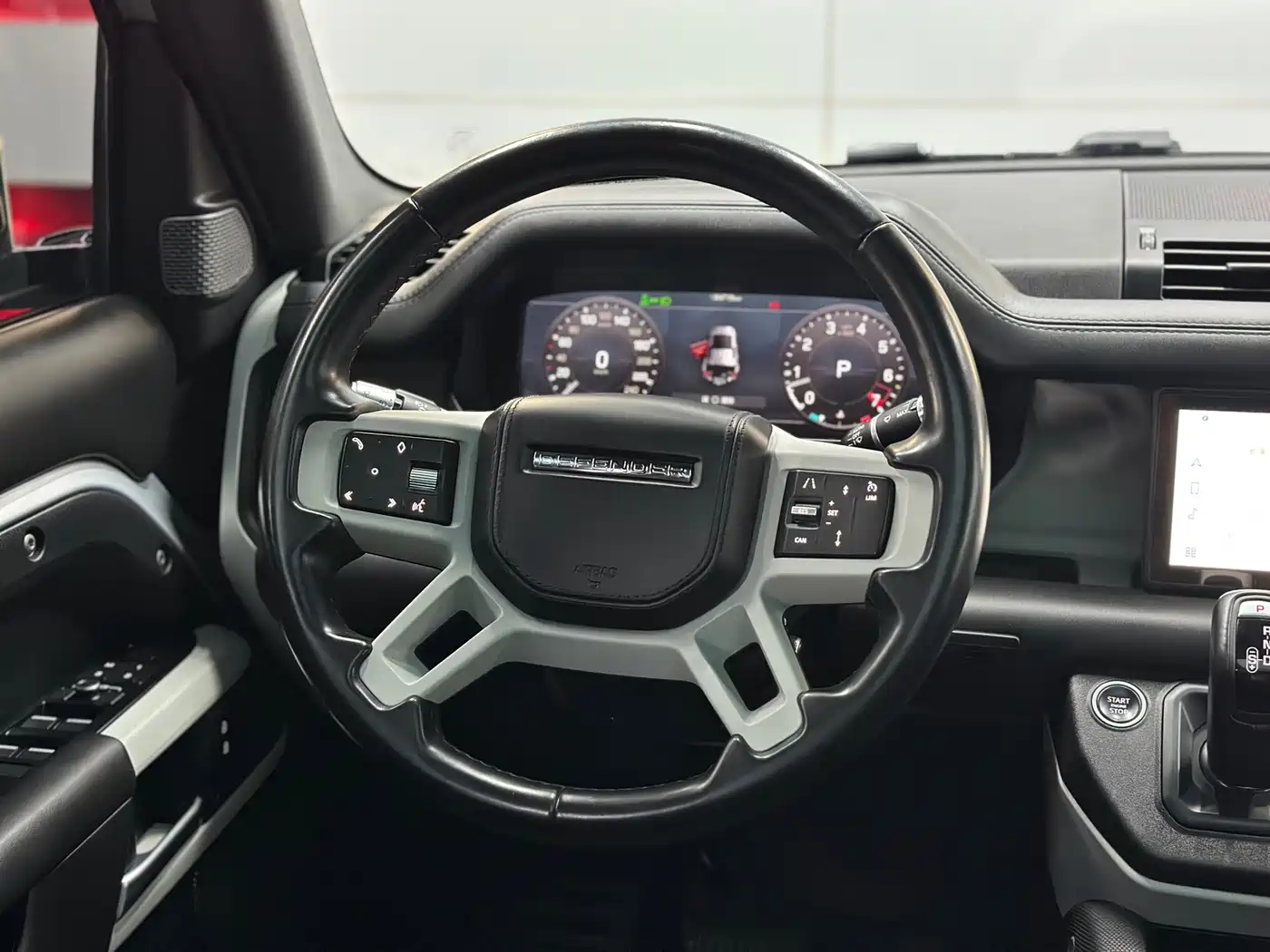 Land Rover Defender 2021 110 P400 X-DYNAMIC HSE фото 13