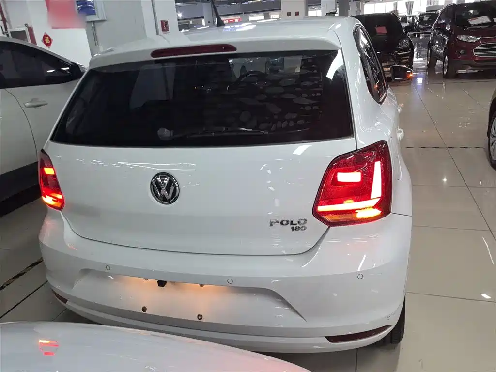 Volkswagen Polo 2014 1.6L Automatic Comfort Edition фото 4