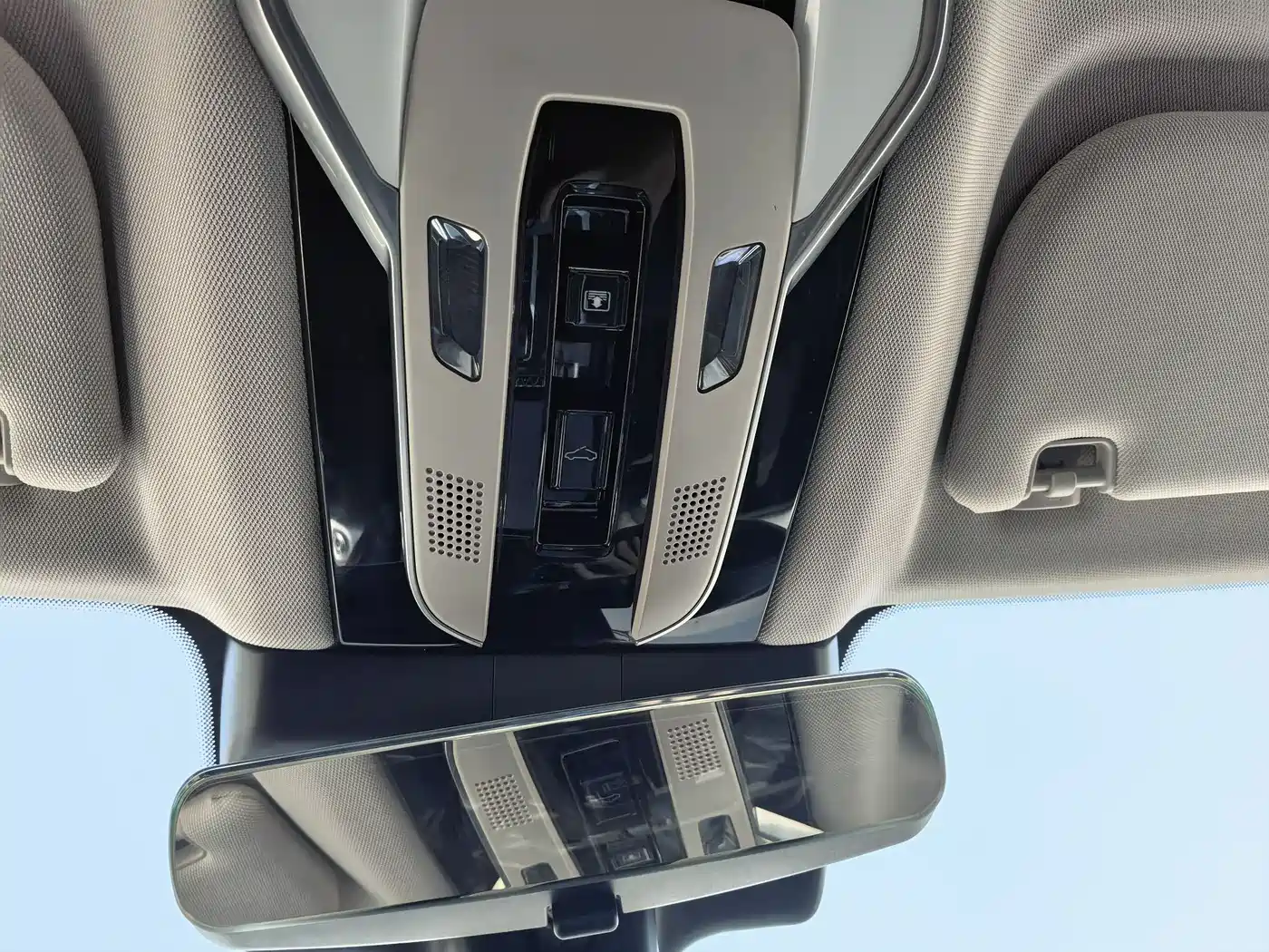 Hongqi H5 2024 1.5T DCT Smart Connect Flag Rhythm Edition фото 14