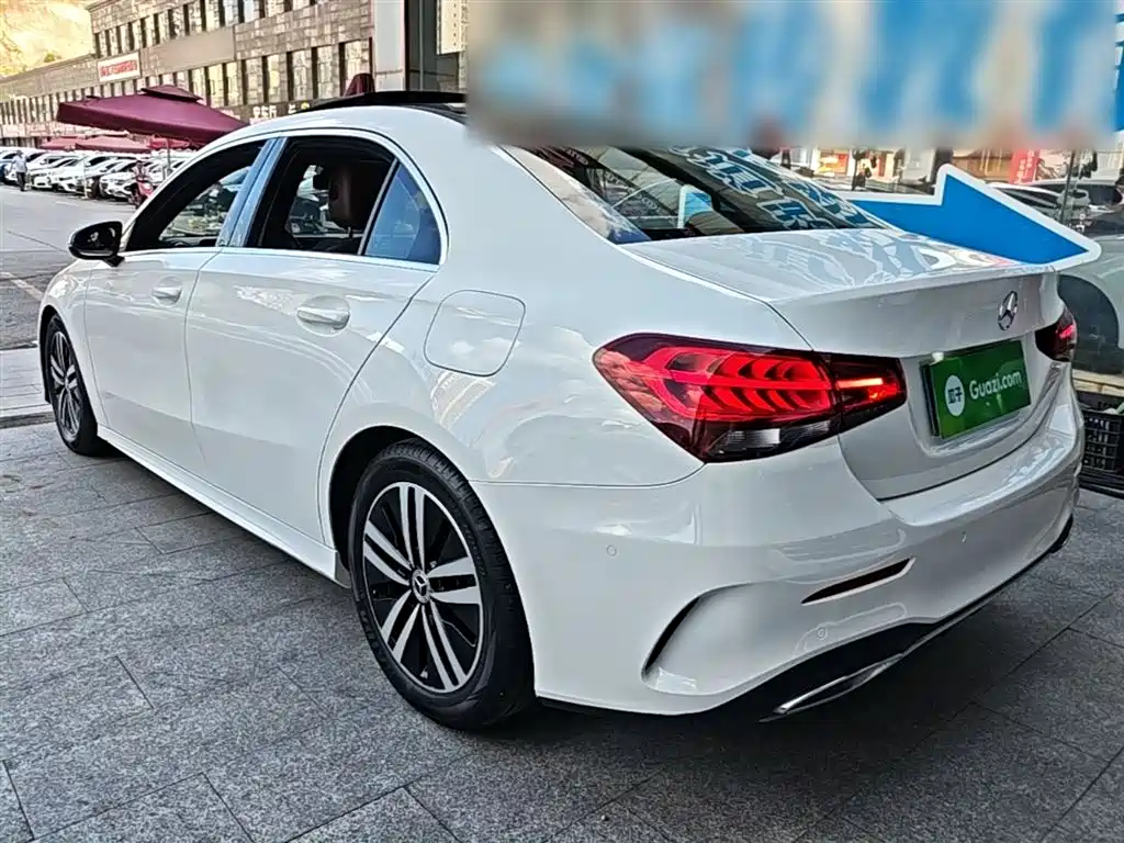 Mercedes-Benz A-Class 2019 A 180 L Sport Sedan фото 5